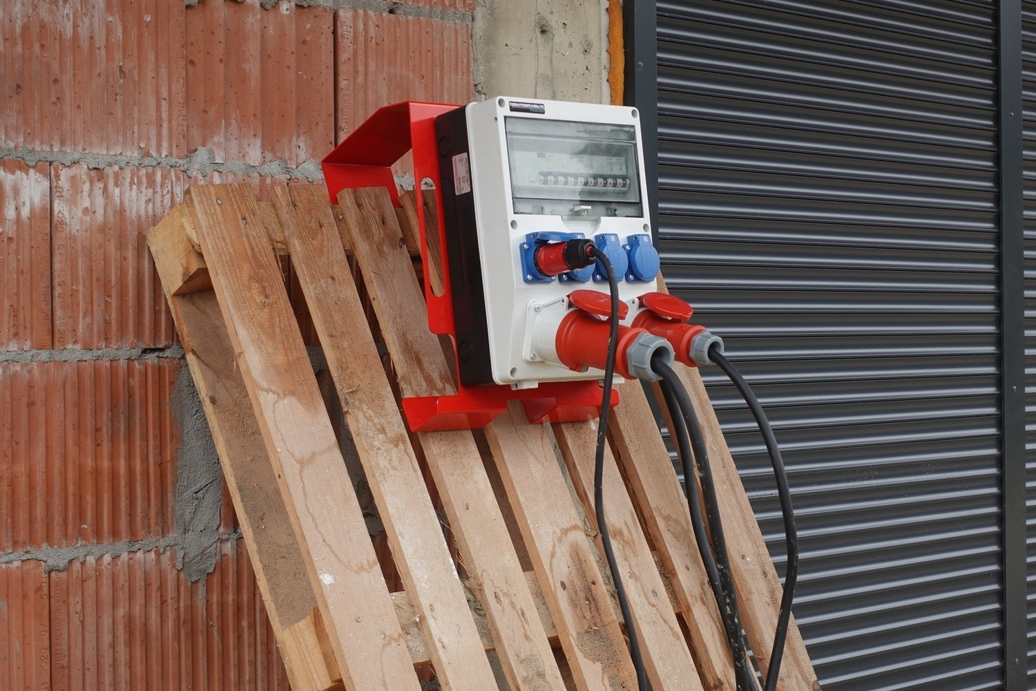 Rozdzielnica budowlana SET-S/FI Skrzynka elektryczna na stojaku z kablem 32A 16A 4×230V Schuko Doktorvolt DV-0126-D - Image 9