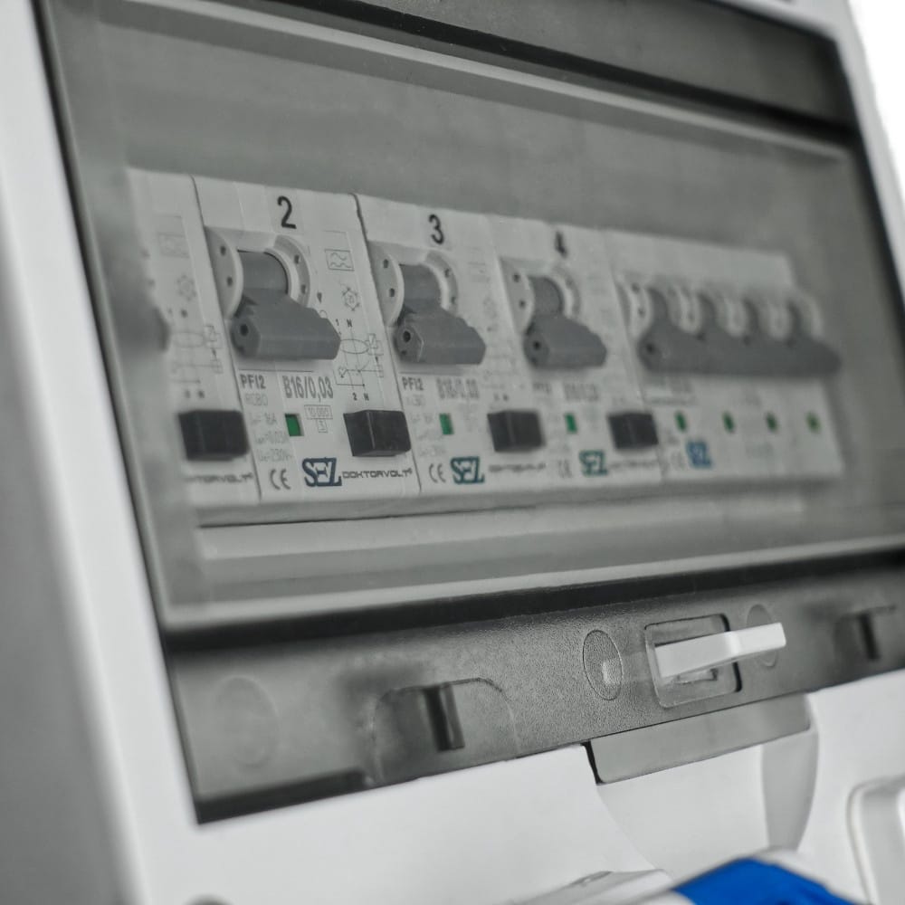 Rozdzielnica budowlana kempingowa TD-S/FI 4x230 gniazda Mennekes DV-7921 - Image 3