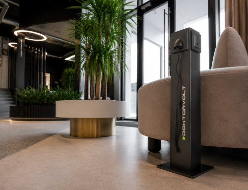 Koniec z rozładowanym telefonem u klientów. Poznaj wielofunkcyjny słupek ładujący Doktorvolt DV-6463-USB!